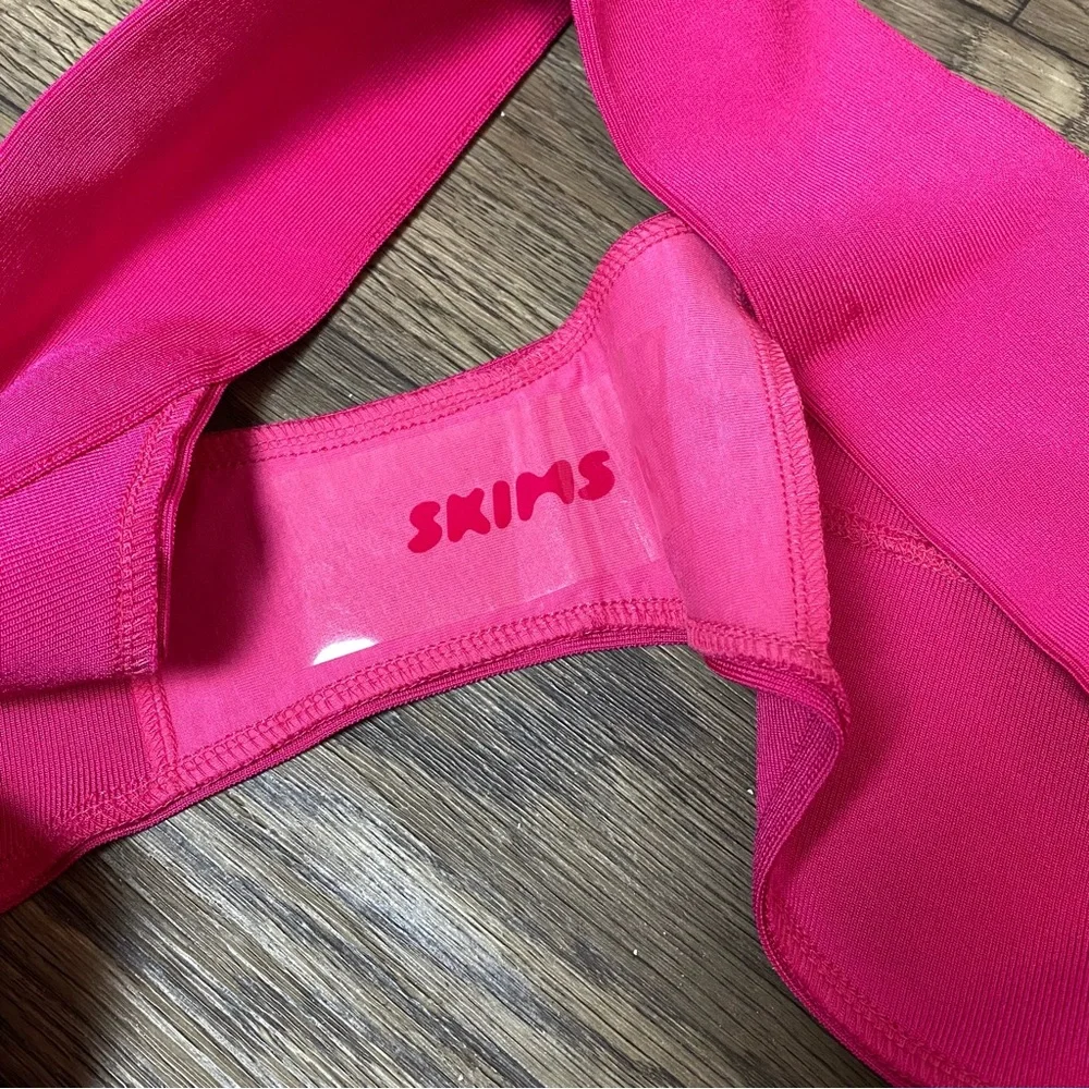 Skims NWT Cheeky Magenta Bikini Bottom